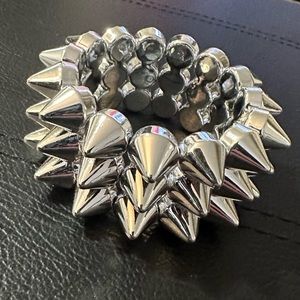 Stretchy lightweight stud bracelet